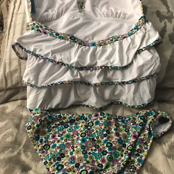 Bathing suits - Picture 8 of 8